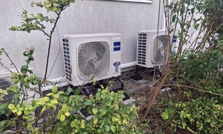 Zewnętrzne jednostki klimatyzacji Haier Multi R32 z podgrzewaną tacą ociekową – montaż Błonie