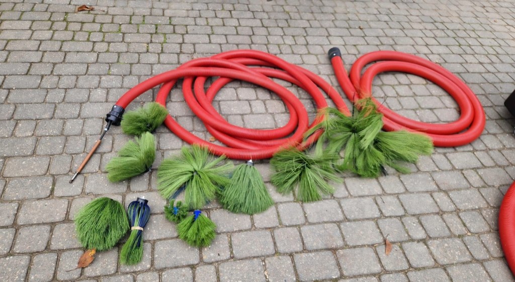 Zestaw 10 szczotek obrotowych i wąż ssawny Rotobrush Beast – czyszczenie wentylacji Warszawa